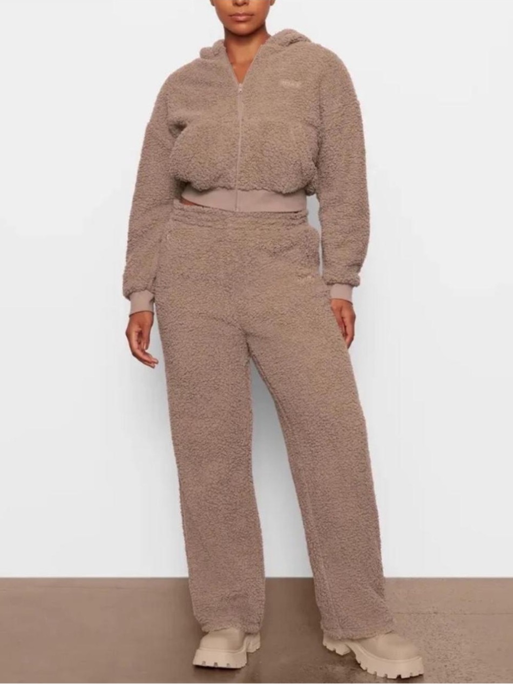 SKIMS Teddy Track Fleece Pants Sherpa Tiger's
Eye Brown Size XL NWT
